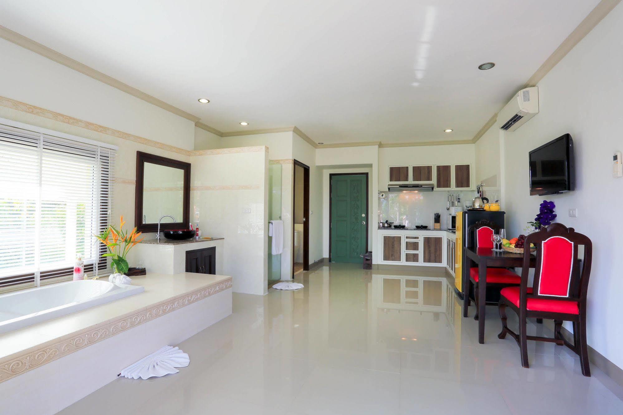 Naka Resort Kamala Plajı Dış mekan fotoğraf
